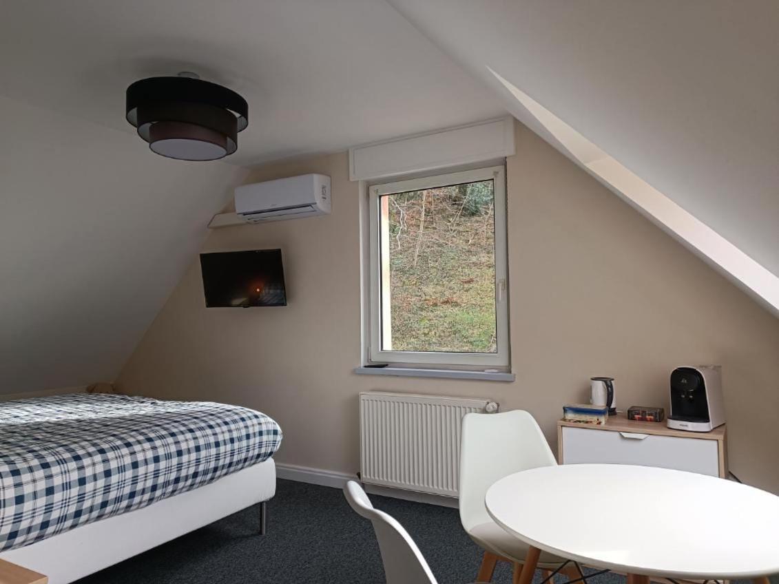 La Fontaine Aux Enfants - Gr5 - Chambre Avec Sdb Privee Abreschviller Bagian luar foto